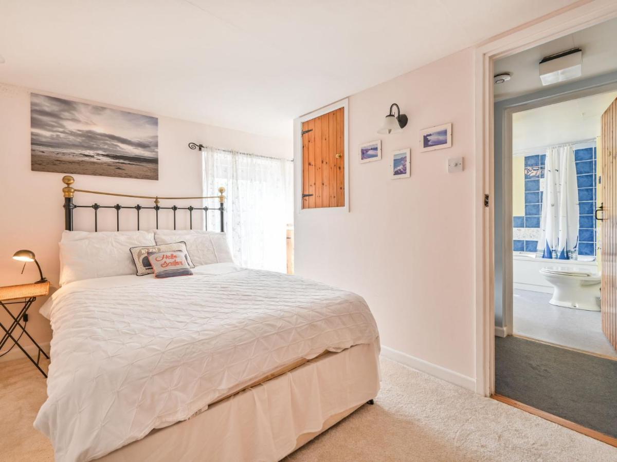 Holiday Home Dolphin Cottage By Interhome メバギシー エクステリア 写真