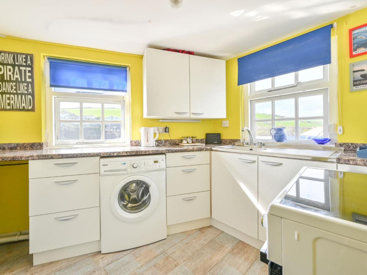 Holiday Home Dolphin Cottage By Interhome メバギシー エクステリア 写真
